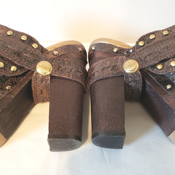 Vince Camuto Christies Dark Brown Platform Clogs - Picture 7 of 12